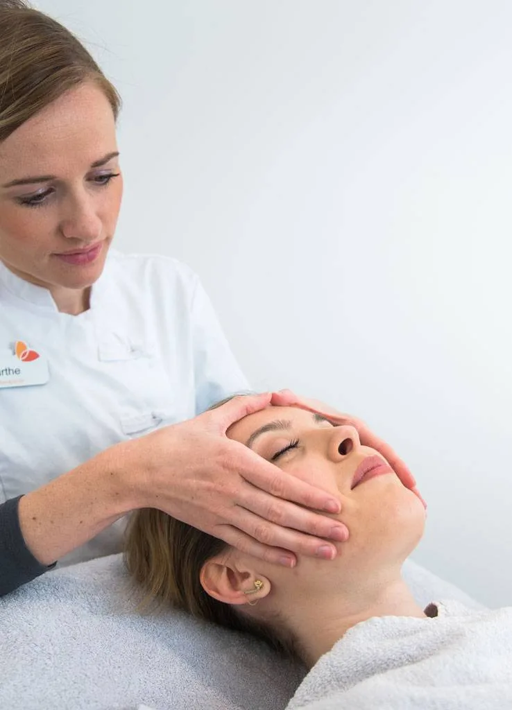 Gezichtsbehandeling bij Apotheek&Beauty Monster
